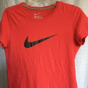 EUC Nike Tee. Sz L